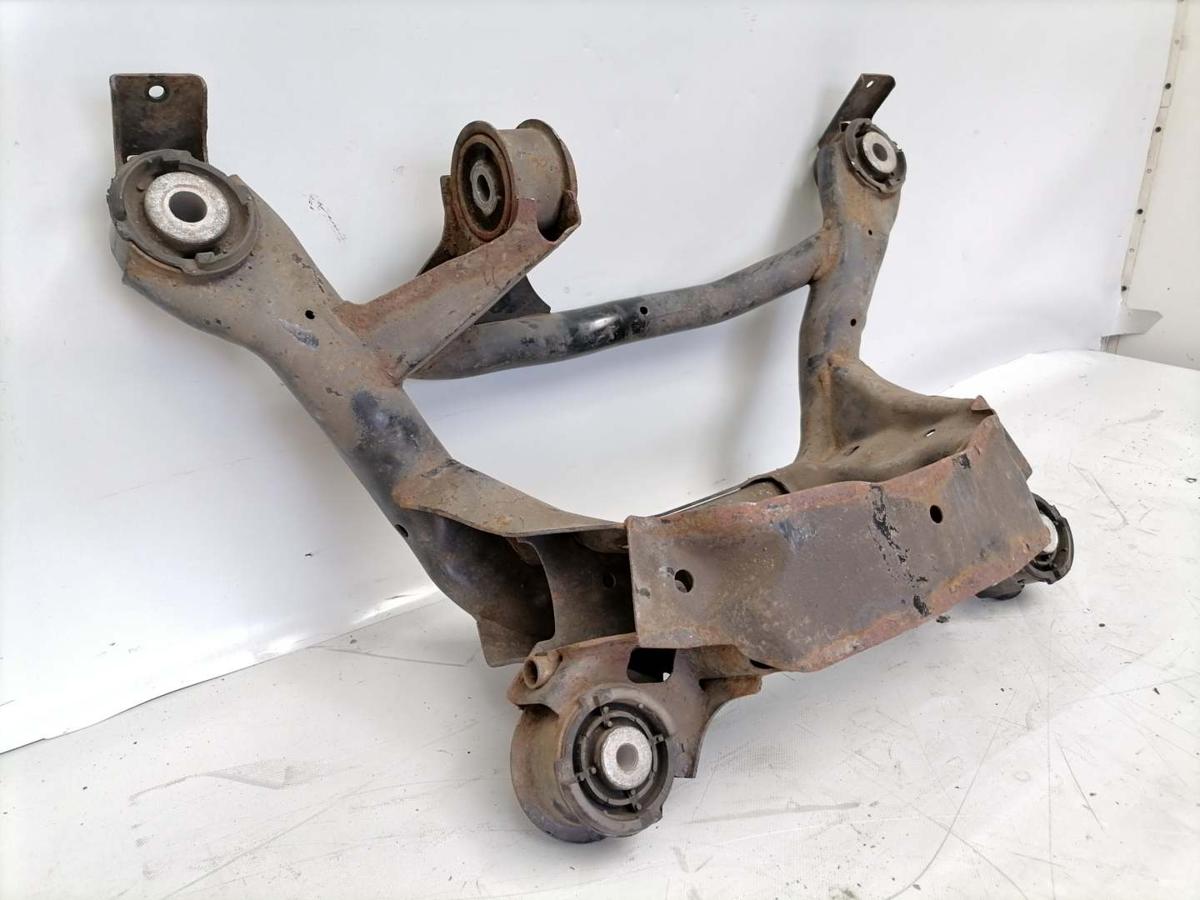 BMW 3er E46 Compact original Hinterachstr&auml;ger 1.8 85kw Bj.2001